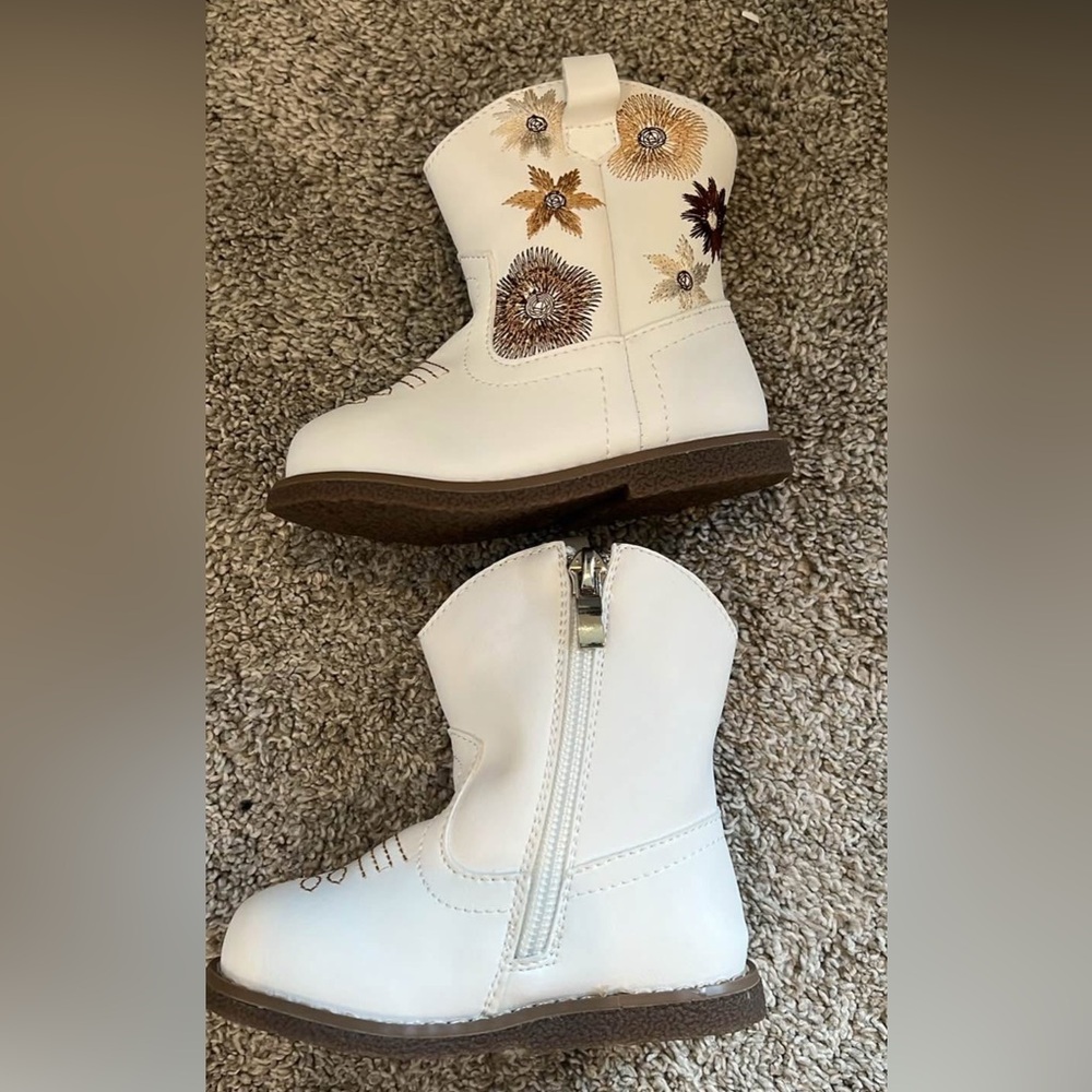 NEW Amazon Baby Girl Cowgirl White Floral Boots